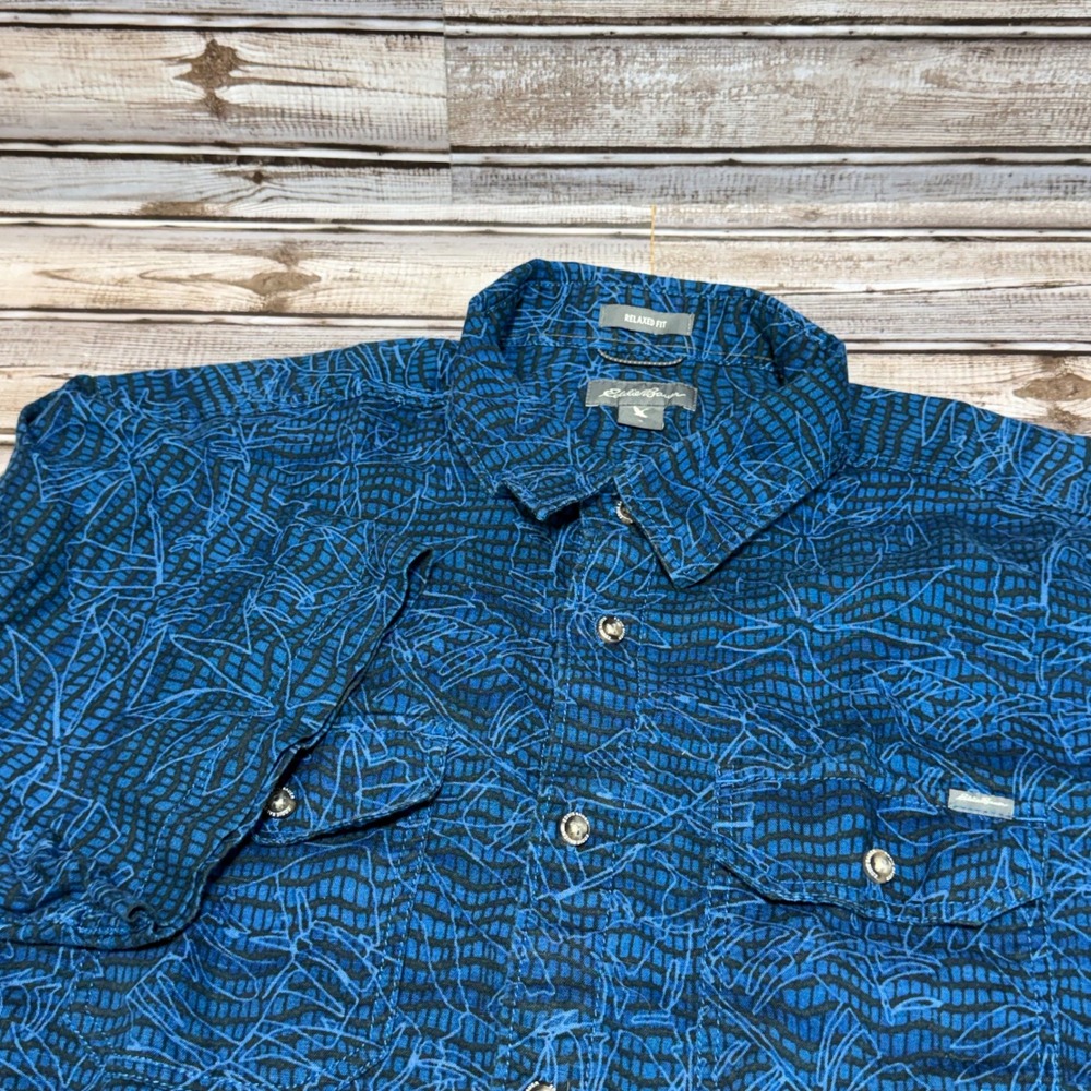 Eddie‎ Bauer Button Up Shirt Mens Large Blue Tropical Relaxed Fit Short Sleeve